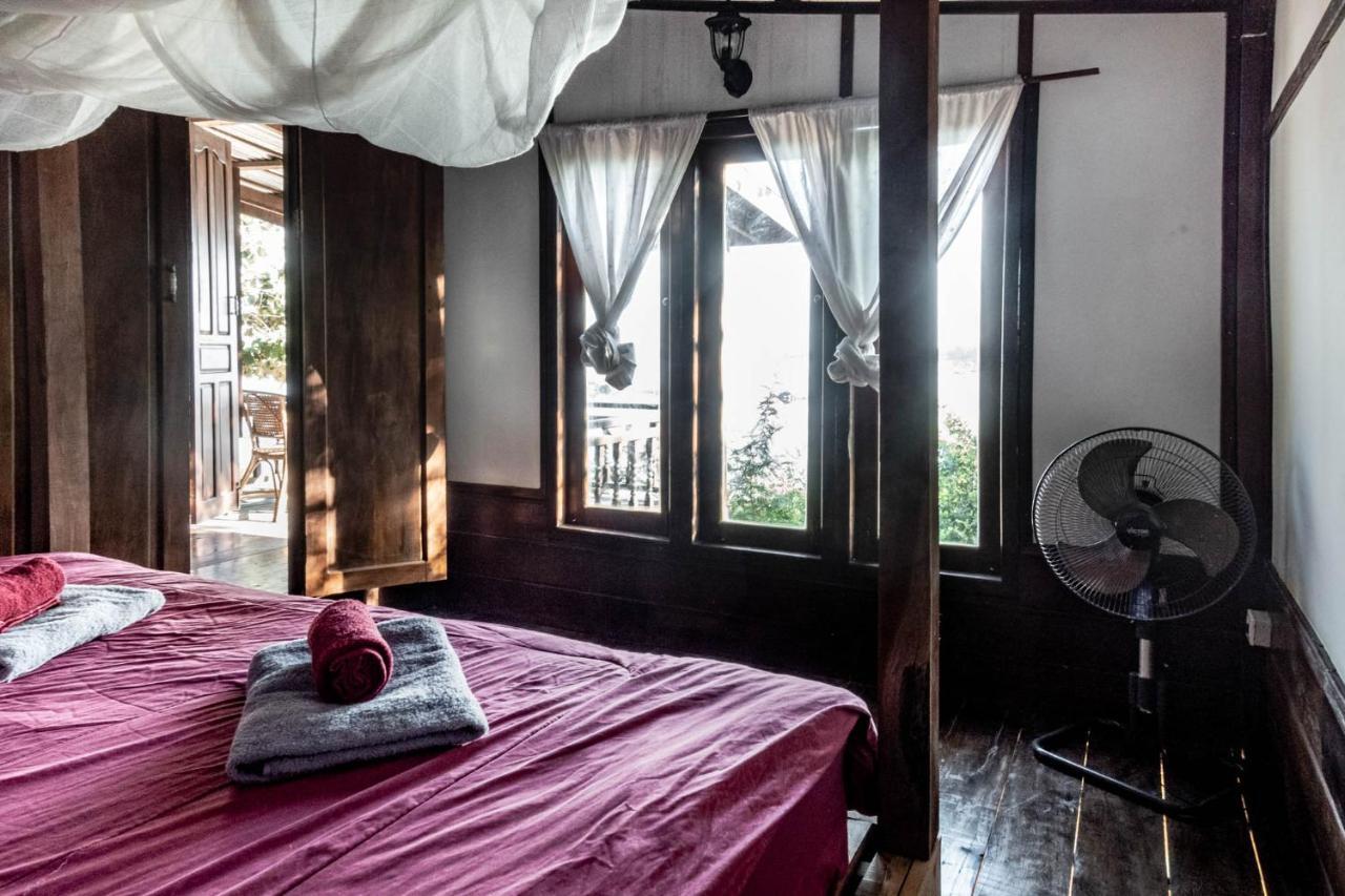 Pomelo Restaurant And Guesthouse - Fishermen & Tammarine Cottages Riverfront - Experience Nature, Culture And Adventure & Tailor-Made Tour Ban Khon Ngoại thất bức ảnh